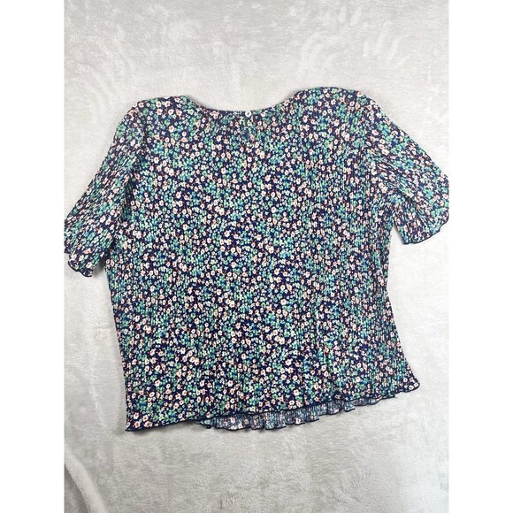 Dressed in LALA Louie Luxe Pleated Top Sz S in Wildflower Ditzy Floral Fairy - Picture 8 of 10